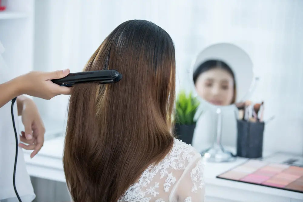 Nanoplastia vs Keratin: Which Hair Smoothing Treatment Is Right for You?