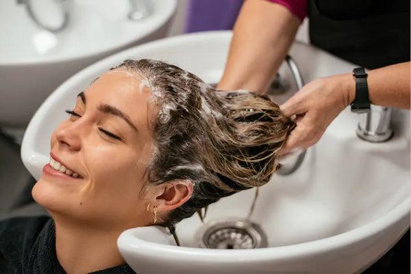 Why Your Sulphate-Free Shampoo Is Still Ruining Your Nanoplastia Treatment (The Sodium Chloride Mistake)